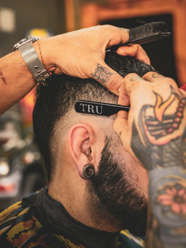 A beard line-up with a straight razor
