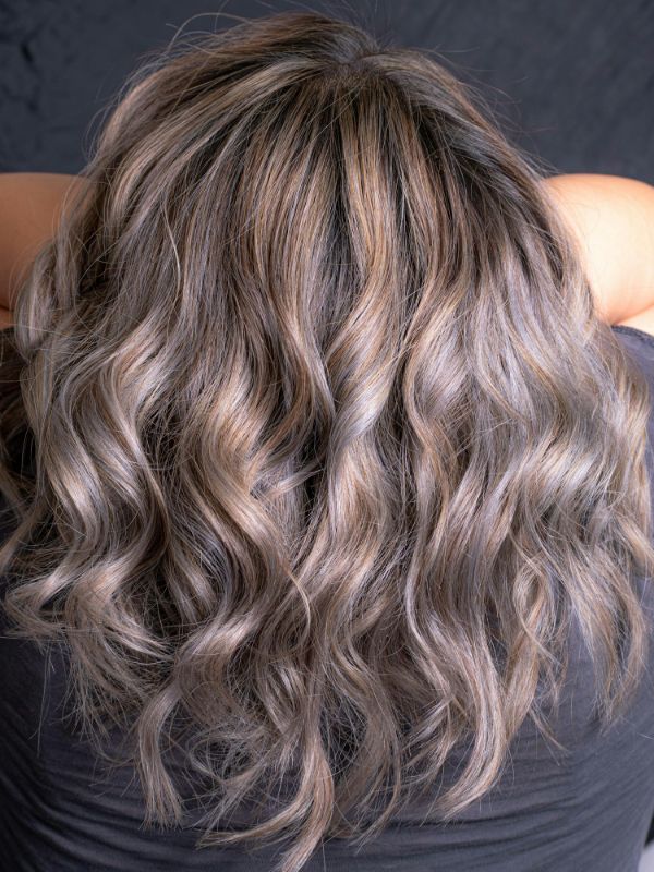 Color work in gray and dark tones