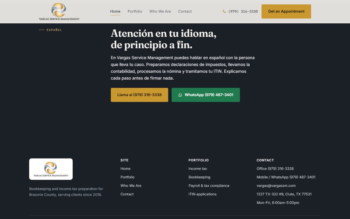 La sección en español del sitio de Vargas Service Management, en computadora y en celular